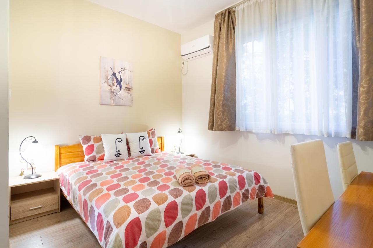 Madrid 2Bdr W Free Parking Near Metro, Serdika Mall Sofia Ngoại thất bức ảnh