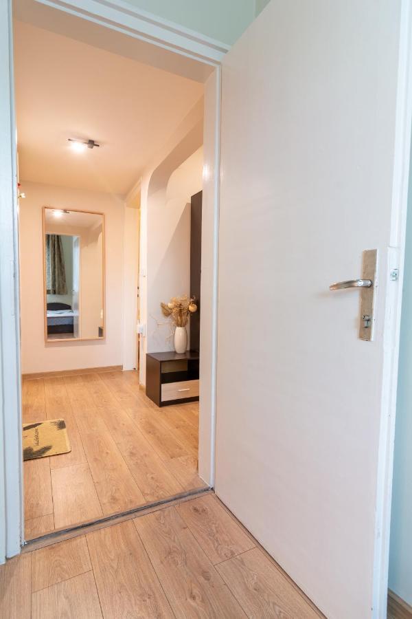 Madrid 2Bdr W Free Parking Near Metro, Serdika Mall Sofia Ngoại thất bức ảnh