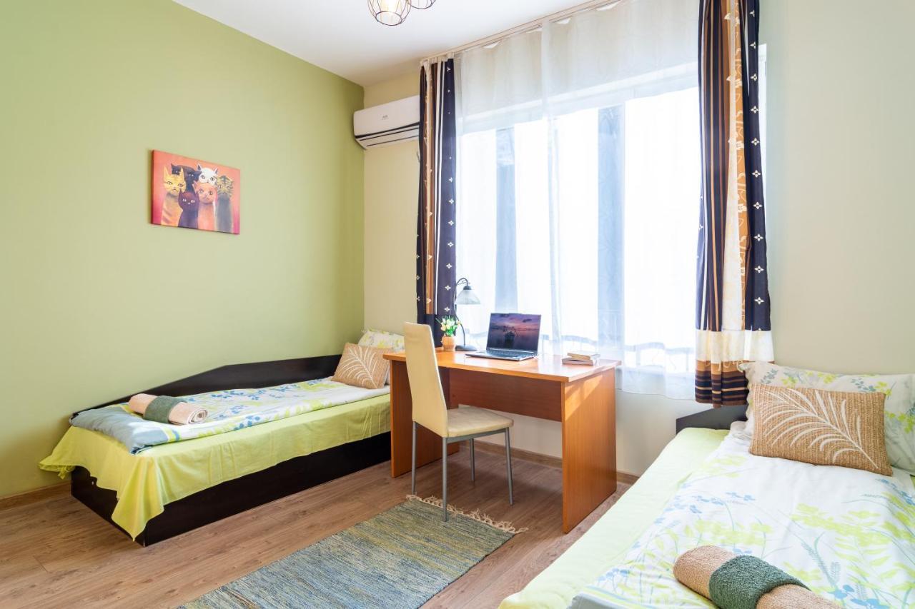 Madrid 2Bdr W Free Parking Near Metro, Serdika Mall Sofia Ngoại thất bức ảnh