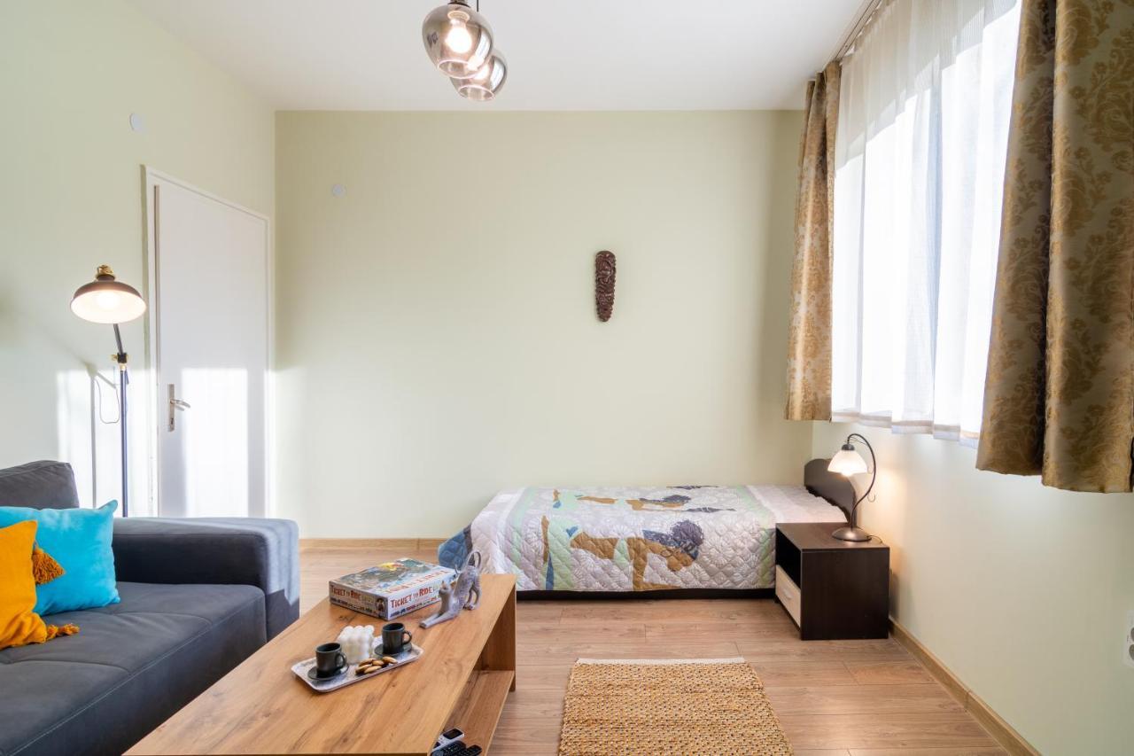 Madrid 2Bdr W Free Parking Near Metro, Serdika Mall Sofia Ngoại thất bức ảnh