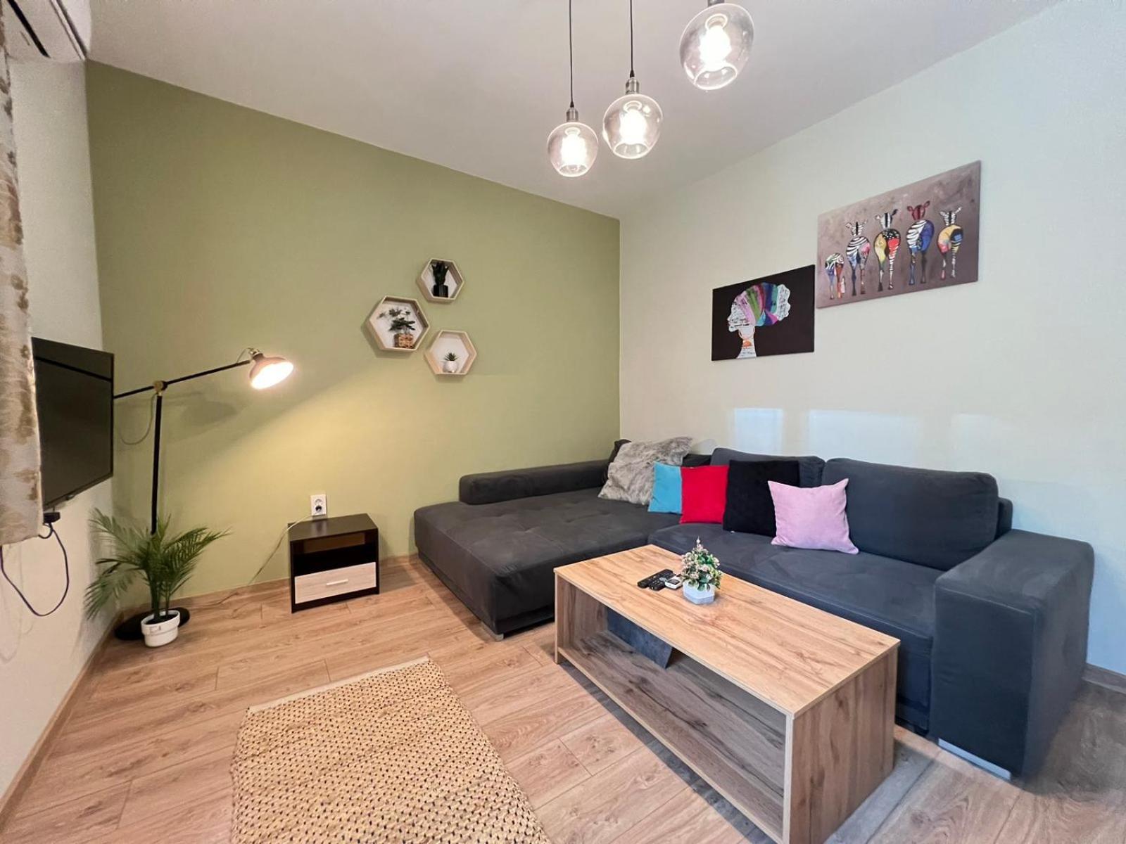Madrid 2Bdr W Free Parking Near Metro, Serdika Mall Sofia Ngoại thất bức ảnh